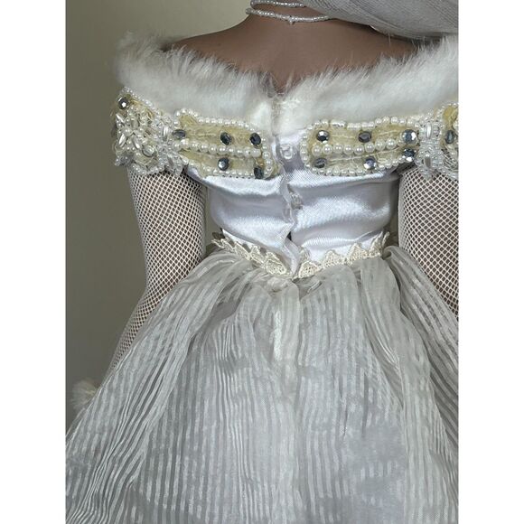 Beautiful‎ Collectible Bride Porcelain Doll On Stand - 22 inches - Picture 5 of 7